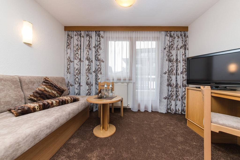 Hotel Idhof ايشجل المظهر الخارجي الصورة